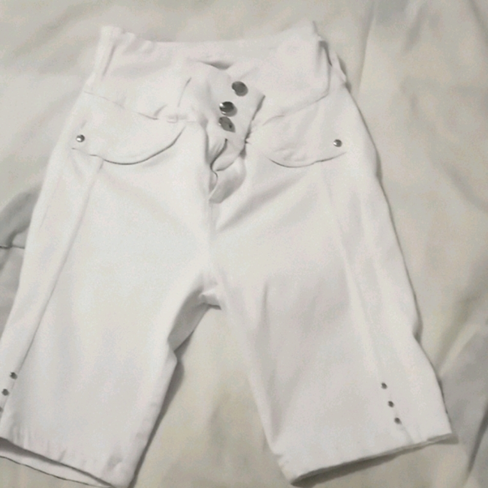 Colombian levanta cola bermudas